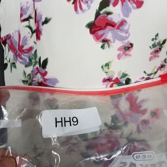 Maurices Medium V Neck White Floral Blouse Sleeveless Polyester Feminine Size M - Picture 6 of 11